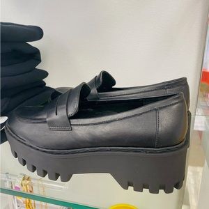 NWOT Chunky Black Loafers